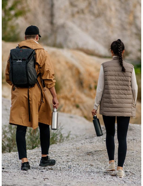 Timeless steel tummanharmaa...